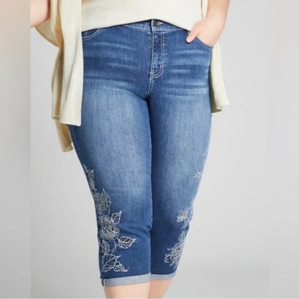 Classic Blue Embroidered Capri Jeans - Women